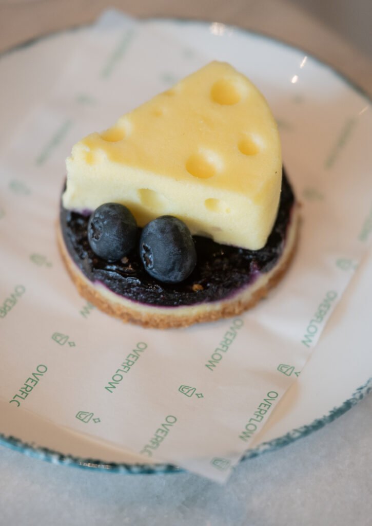 blueberry cheesecake in lucknow at overflow coffee
